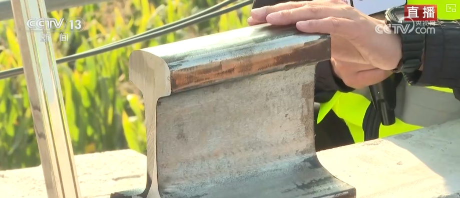 建设者假日坚守岗位 重大工程建设“进度条”不断刷新