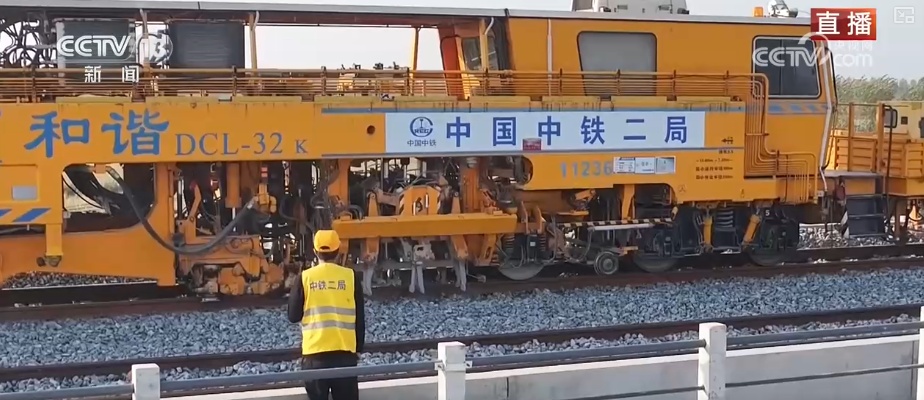 建设者假日坚守岗位 重大工程建设“进度条”不断刷新