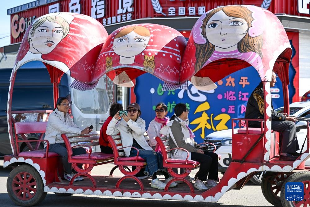 文化中国行·传统村落人文影像志丨这座童话小村，洋溢着“最炫”民族风