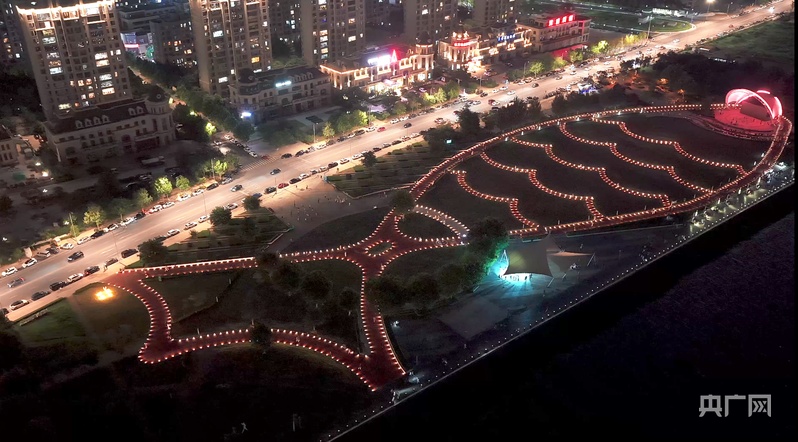 行进的海岸线丨一条海岸线 带火一座城