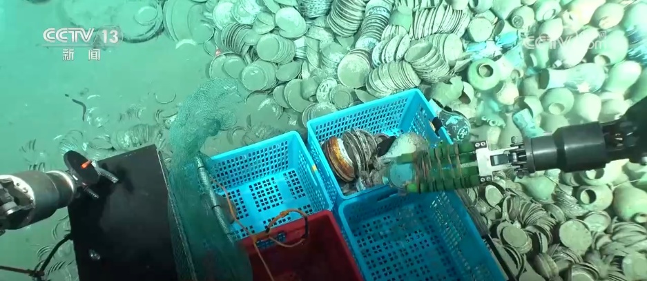 挺进万米深渊, 用“大国重器”解锁中国深度