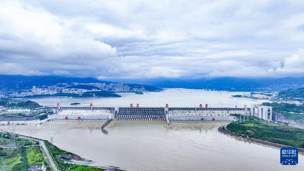 三峡大坝如诗画