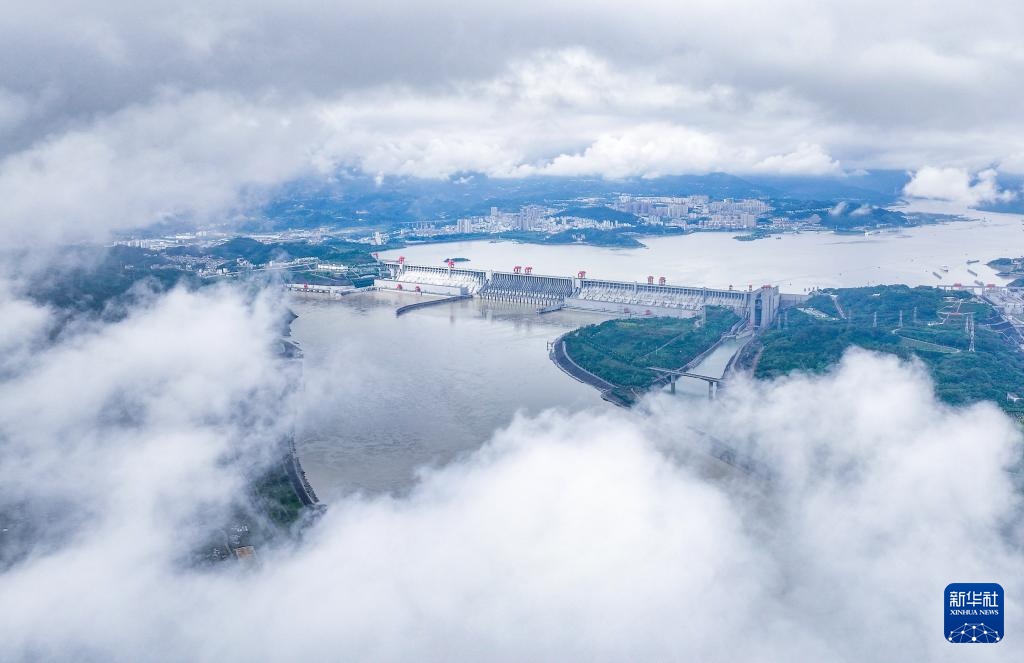 三峡大坝如诗画