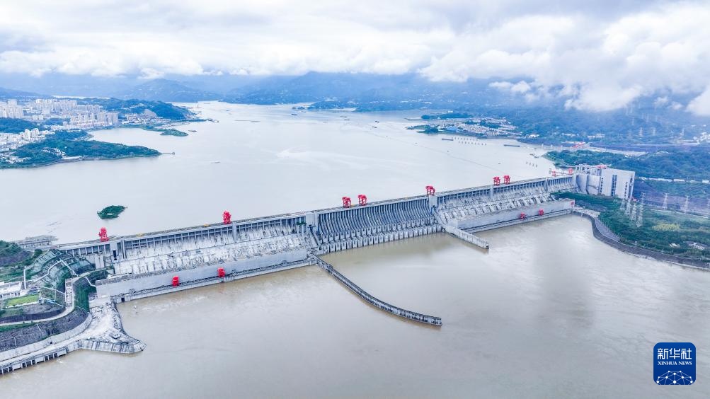 三峡大坝如诗画