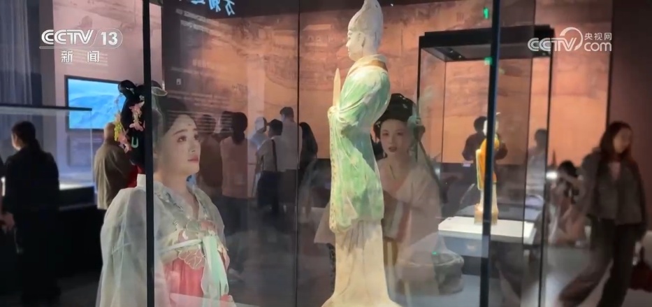 特色“文化游”打造新鲜体验感 博物馆、图书馆成热门打卡地