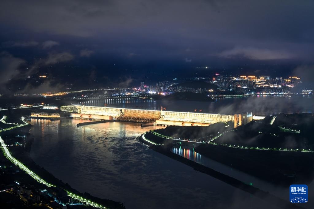 三峡大坝如诗画