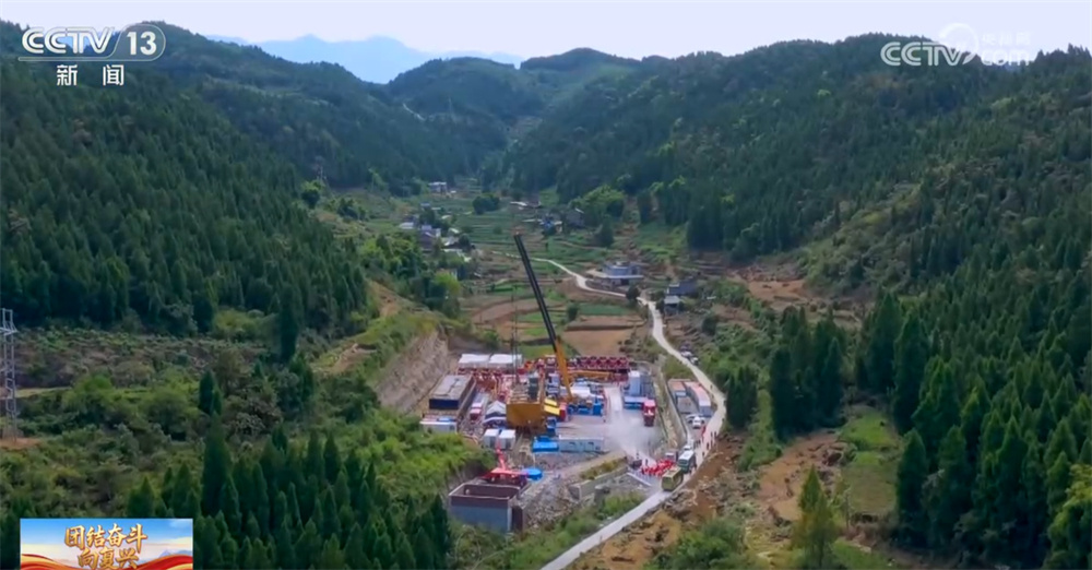 一批大国重器与“工业地标”化身“文化会客厅” 科普范儿扮靓“工业游” 一批大国重器与“工业地标”化身“文化会客厅” 科普范儿扮靓“工业游”