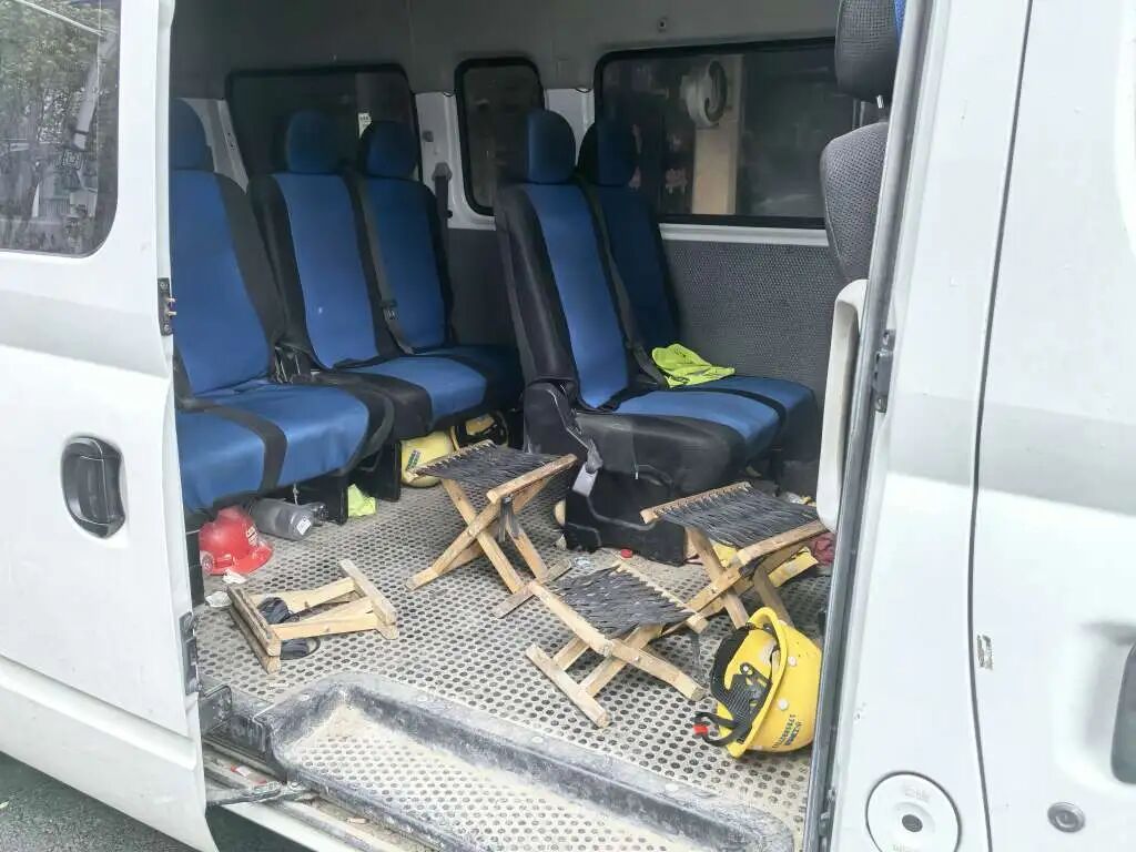 海宁街头，交警拦下一辆车，假期出行千万别这么干！