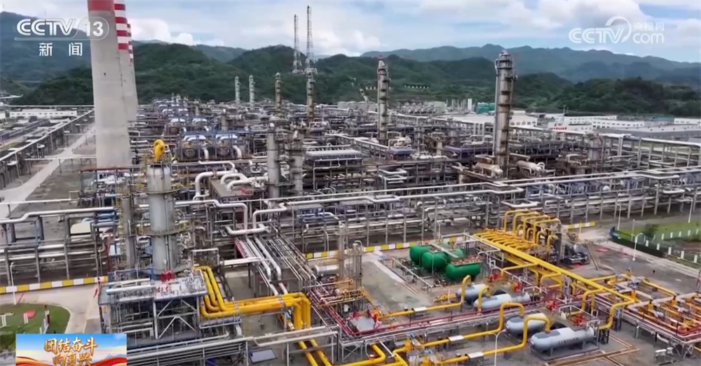 一批大国重器与“工业地标”化身“文化会客厅” 科普范儿扮靓“工业游” 一批大国重器与“工业地标”化身“文化会客厅” 科普范儿扮靓“工业游”