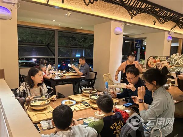翻台率飙升！国庆假期昆明餐饮市场“火”力全开