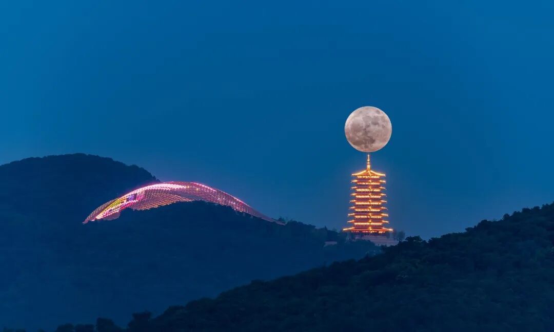 今年中秋，“超级月亮”来了！赏月攻略→