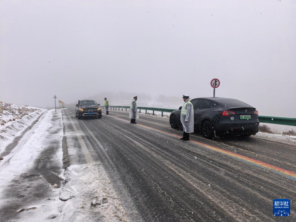 内蒙古克什克腾旗迎来降雪天气 内蒙古克什克腾旗迎来降雪天气