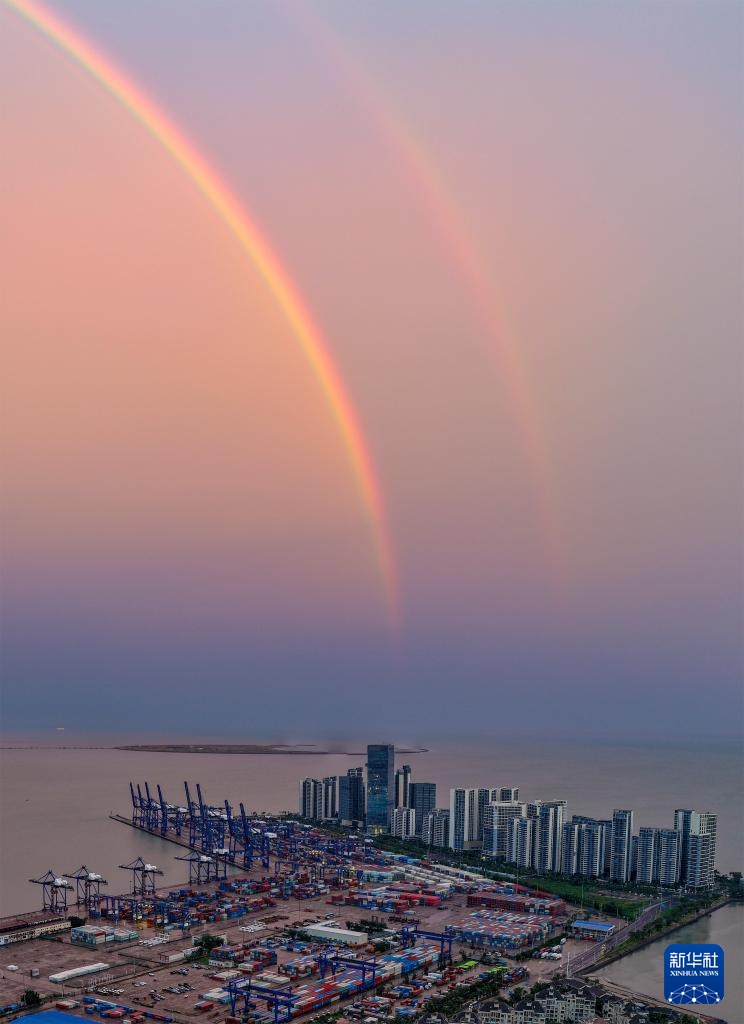 海口:台风过后见彩虹 海口:台风过后见彩虹