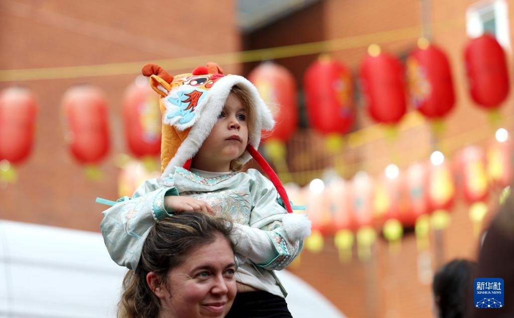 伦敦：中国城举行中秋节庆祝活动