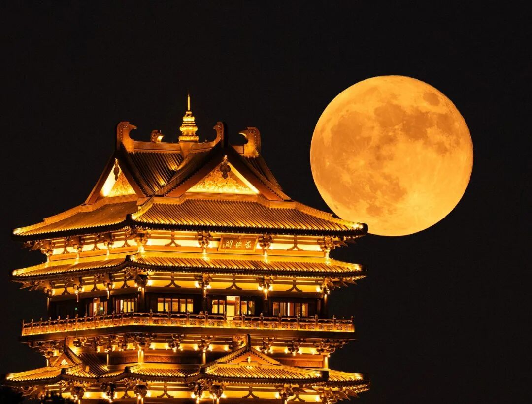 今年中秋，“超级月亮”来了！赏月攻略→