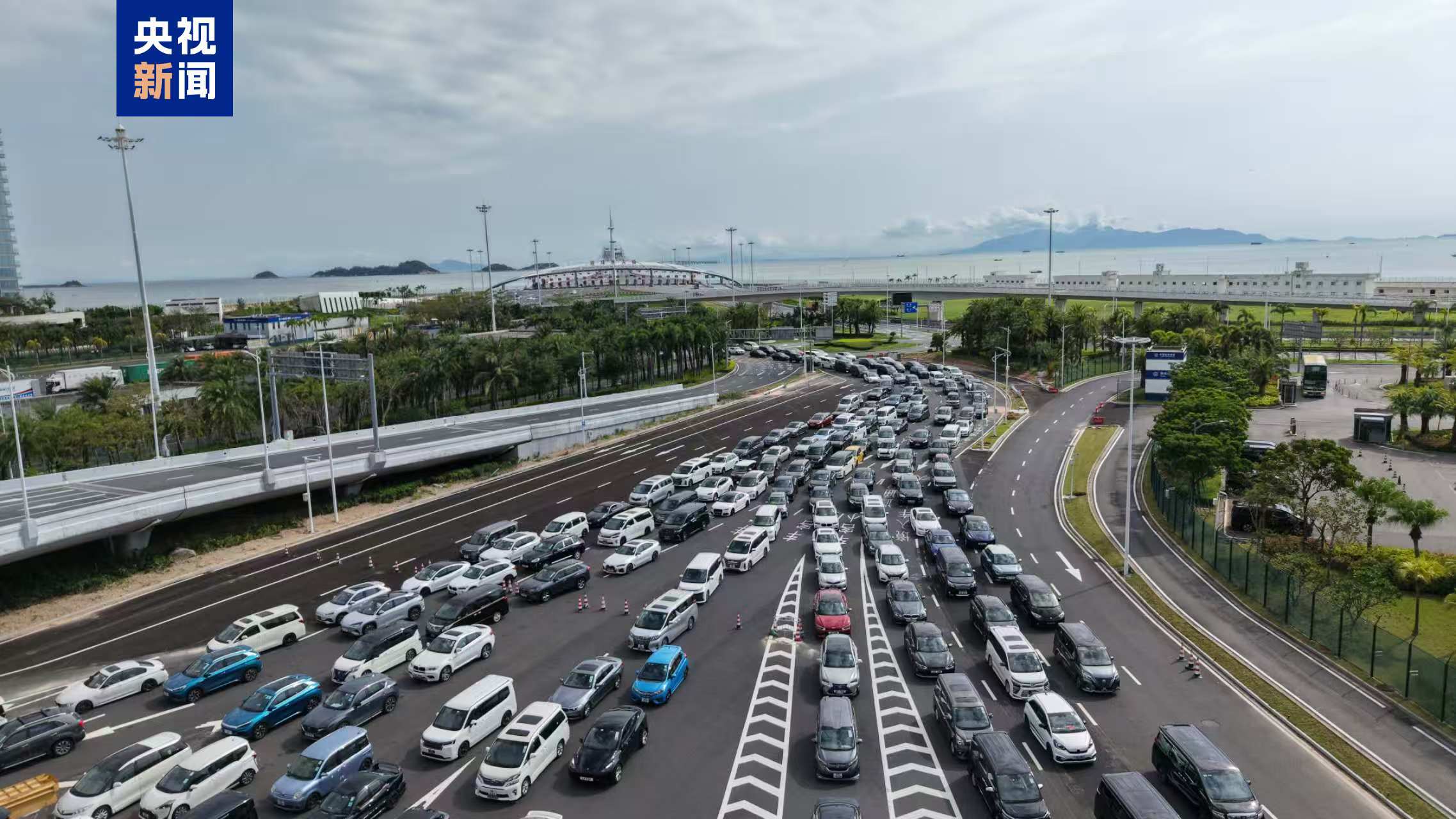 假期前五天 经港珠澳大桥珠海公路口岸出入境车流量超11万辆次