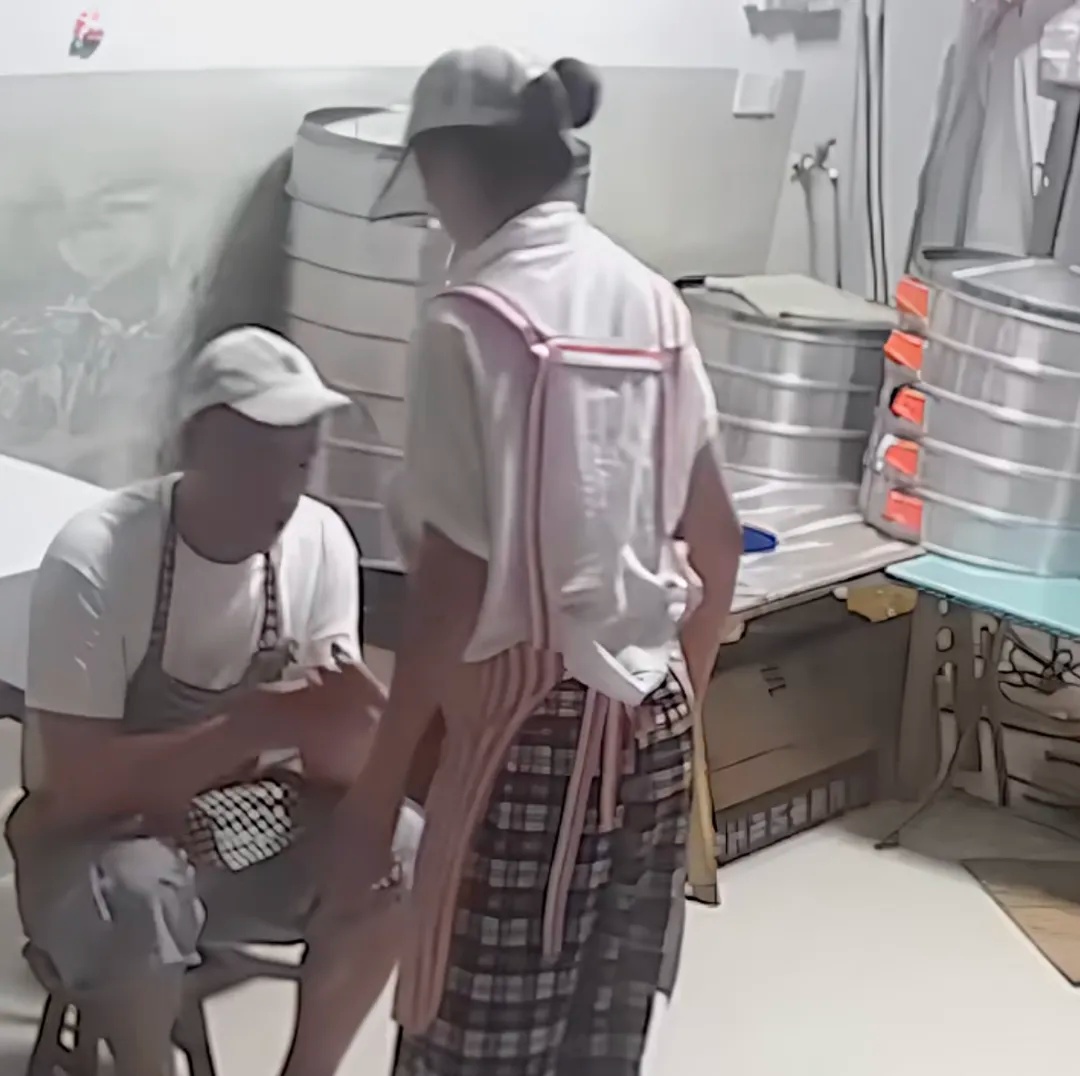 浙江老板娘抄起油桶，砸向丈夫！这一反常举动获得网友一致好评