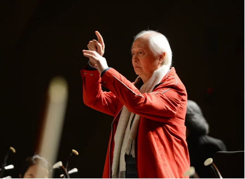 “妹妹你大胆地往前走”“大河向东流啊”……这些歌的作曲，是他→