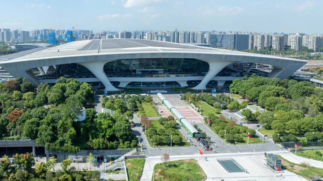 今晚起，杭州东站地铁末班车时间延长