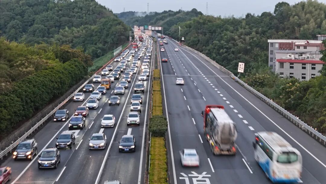 返程高峰提前！长三角铁路增开399列客车，自驾出行安全提示请收好