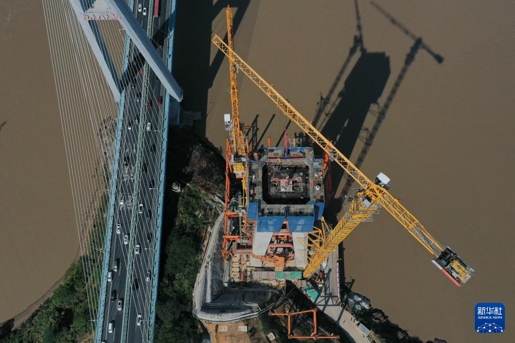 浙江：甬舟铁路桃夭门公铁两用大桥6号主塔顺利合拢
