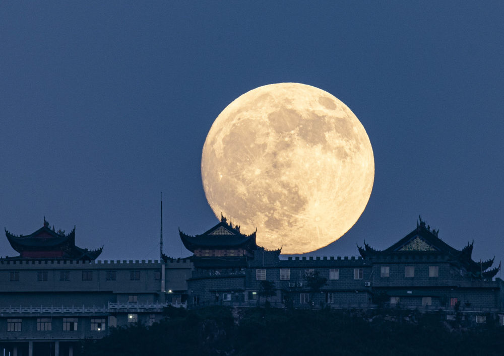 明月共此时 明月共此时