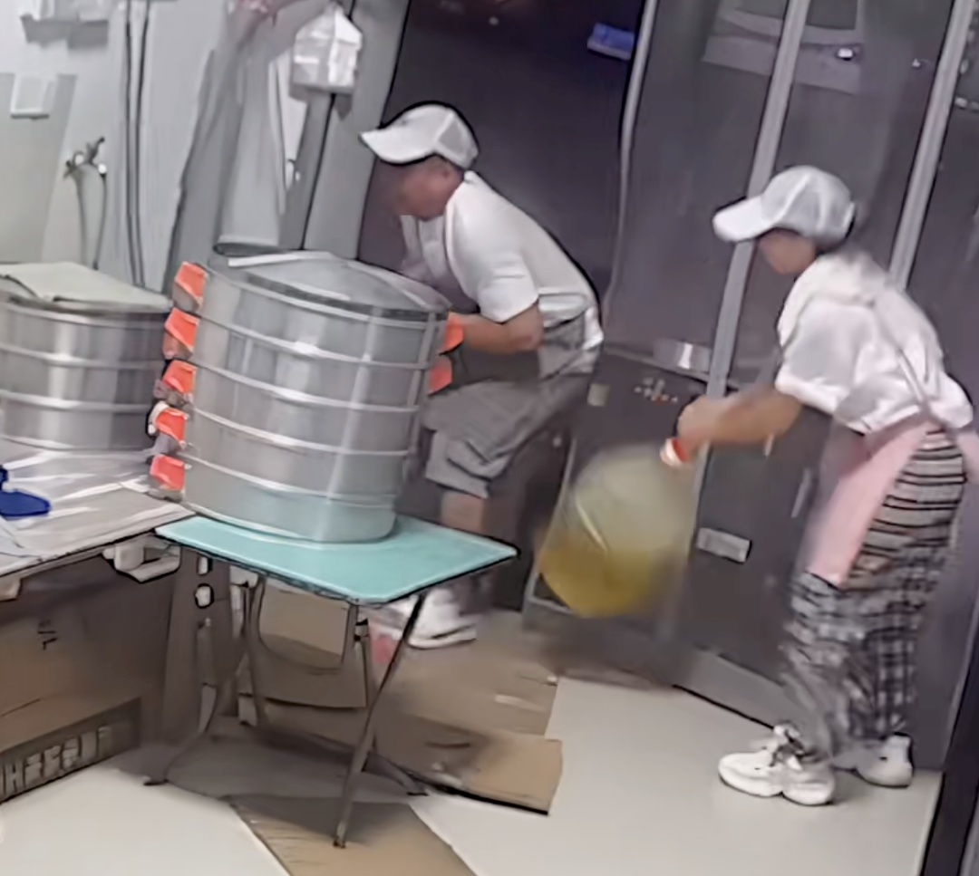 一个油桶救了一条命！记住这5字诀，关键时刻能保命