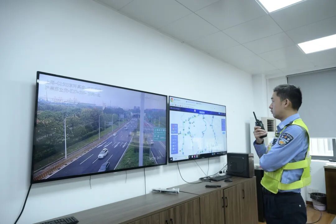 高速入沪流量增大,虹桥枢纽迎来大客流,国庆中秋长假返程高峰开启 高速入沪流量增大,虹桥枢纽迎来大客流,国庆中秋长假返程高峰开启