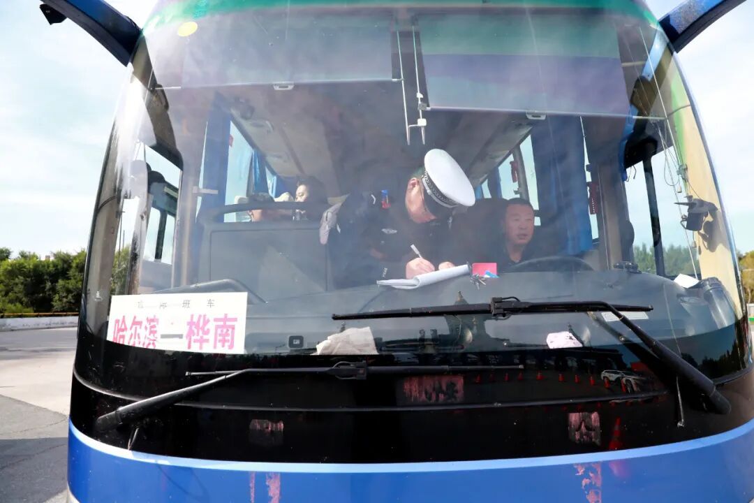 哈市今明迎来返程高峰！交管部门：这些路段和时段尽量避开