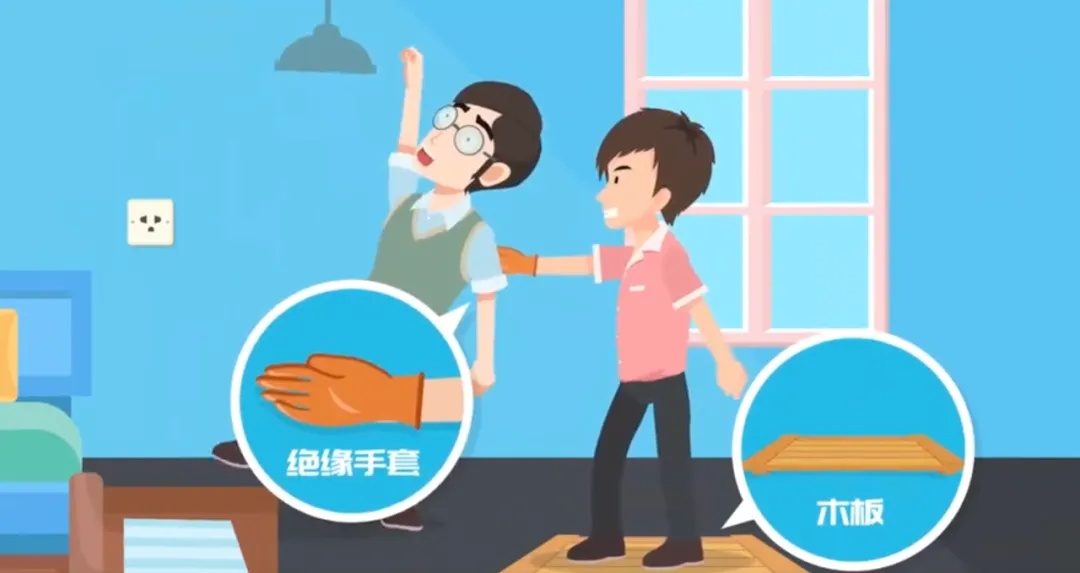 妻子抄起油桶砸向丈夫，网友却一致好评！