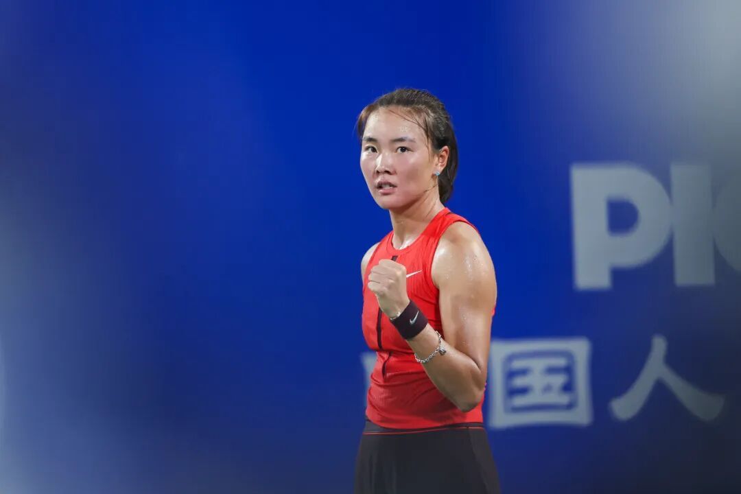 中国金花袁悦直落两盘战胜布朗泽蒂，下轮对战保利尼