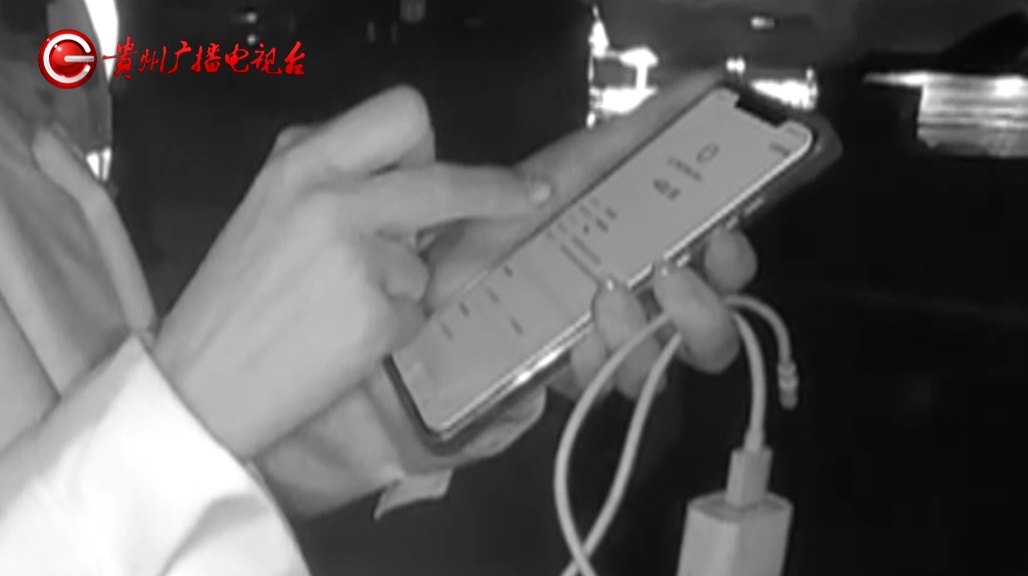 上个厕所回来车“没了”？女子凌晨被“遗忘”在高速服务区...司机：我以为她在车上！