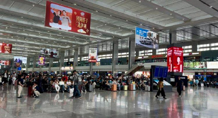 返程高峰来啦！今日重庆火车站预计发送旅客32万人次，将加开多趟列车