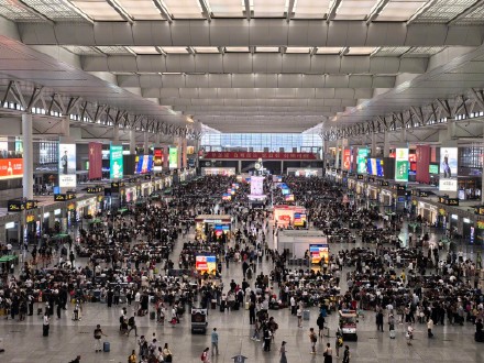 铁路上海站今迎返程客流最高峰，预计今日到达83.7万人次