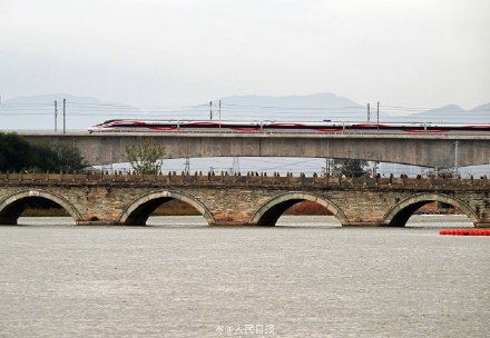 复兴号和卢沟桥同框有多震撼
