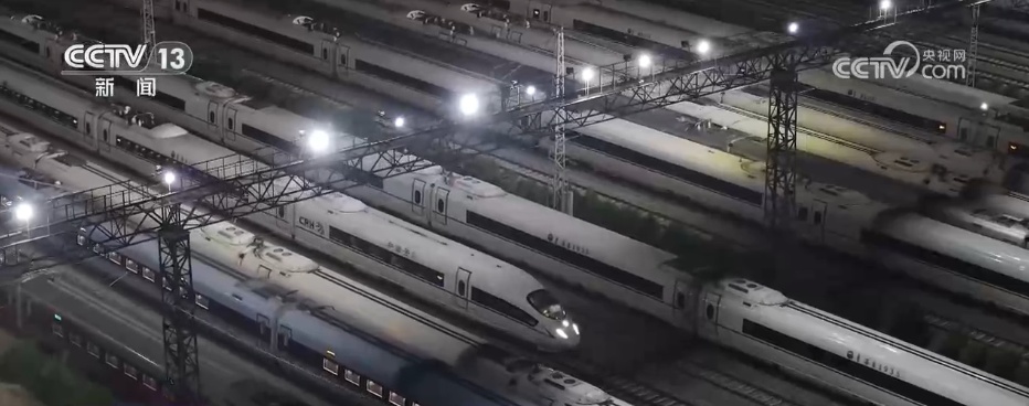 国庆中秋假期全社会跨区域人员流动量预计超24亿人次