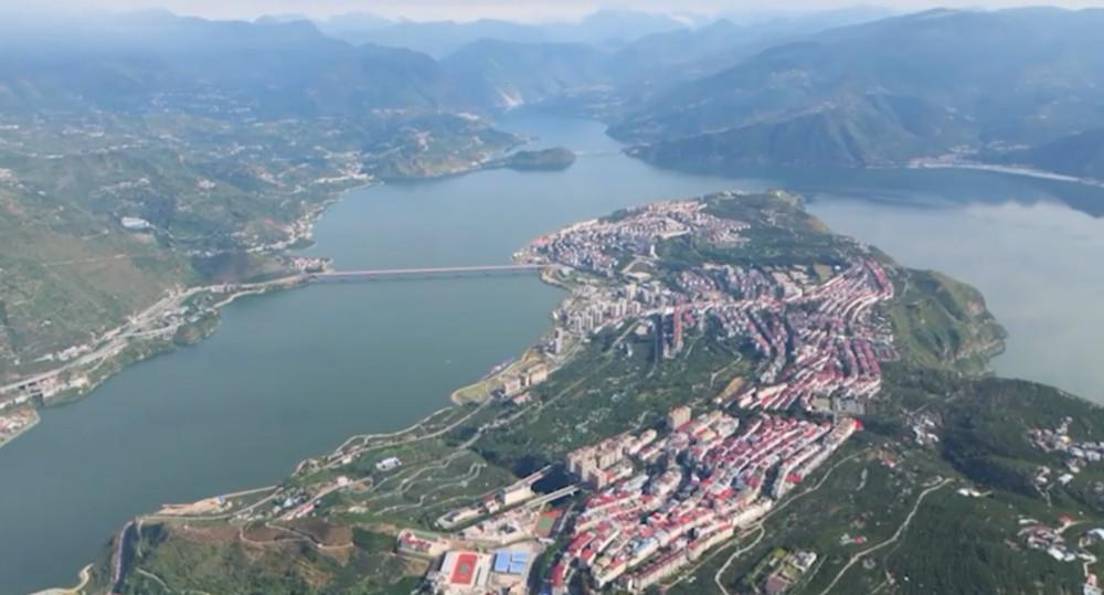 四川汉源湖畔打造“露营 +”体验模式 引领“慢生活”新风尚 四川汉源湖畔打造“露营 +”体验模式 引领“慢生活”新风尚