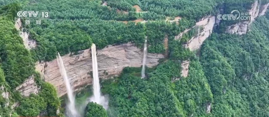 露染山河秋意浓，一幅长卷带你看浓墨重彩的秋日美景