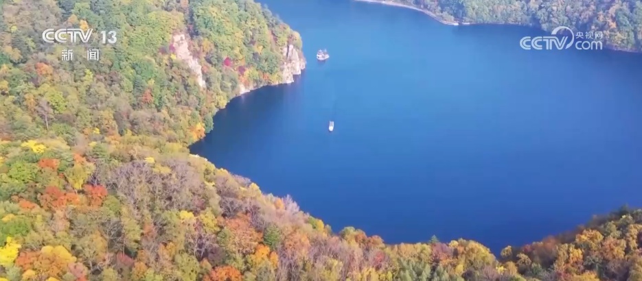 露染山河秋意浓，一幅长卷带你看浓墨重彩的秋日美景