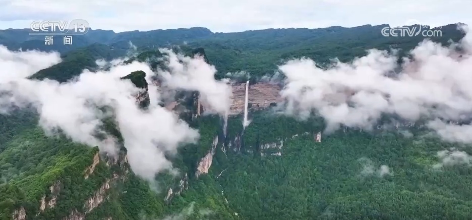 露染山河秋意浓，一幅长卷带你看浓墨重彩的秋日美景