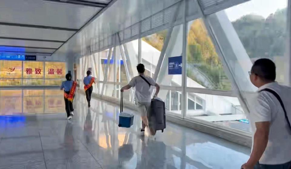 吉首东站上演“3分钟”生命接力，器官移植团队奔赴长沙救三人