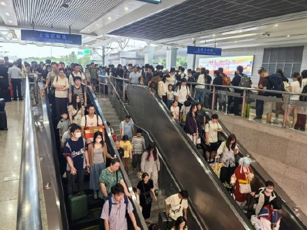 铁路上海站今迎返程客流最高峰，预计今日到达83.7万人次