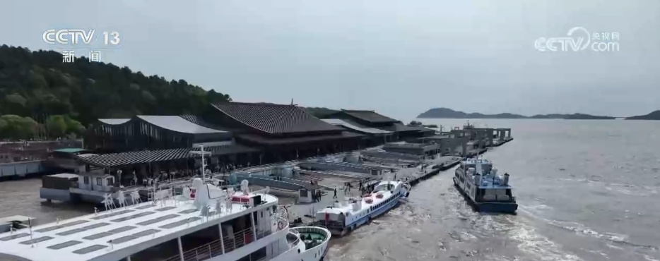 国庆中秋假期全社会跨区域人员流动量预计超24亿人次