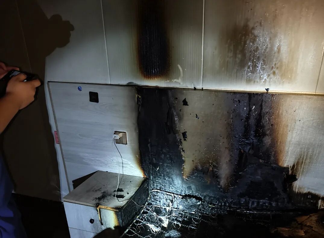 一个顺手的习惯，床头突然起火