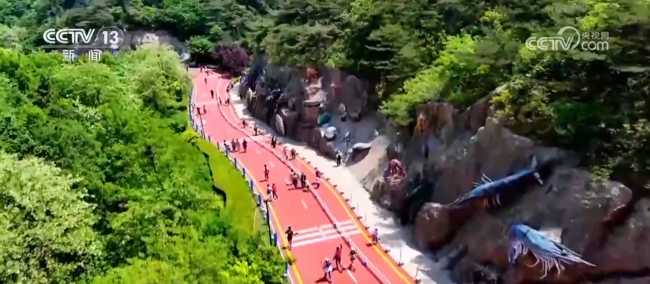 运动“嗨”国庆 假期“动起来” “体育+文旅”释放消费新动能