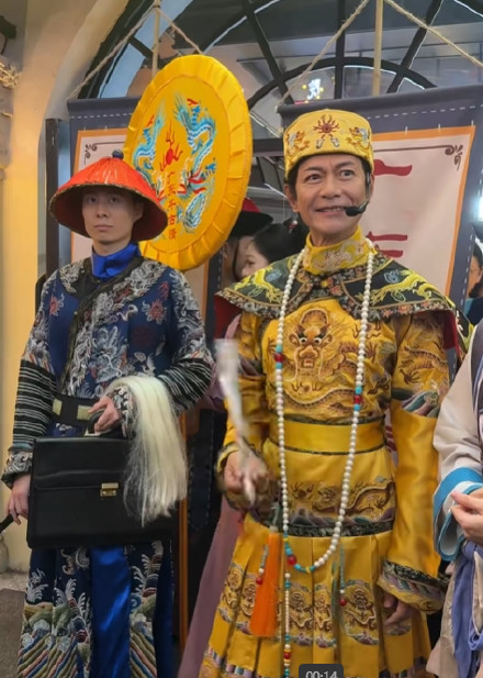 多地景区现香港“老戏骨”再就业：“鸠摩智”玩快闪，江华、黎耀祥再扮经典角色
