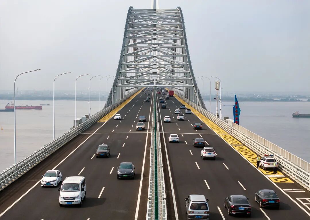国庆中秋假期全国道路交通总体平稳有序