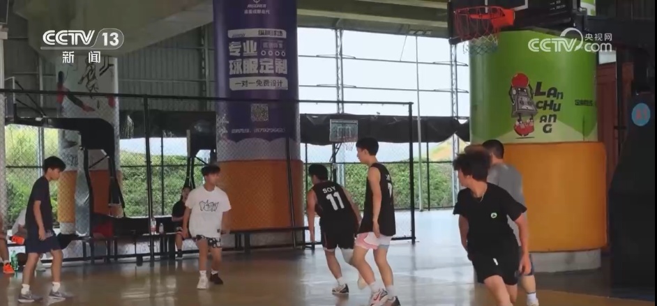 运动“嗨”国庆 假期“动起来” “体育+文旅”释放消费新动能