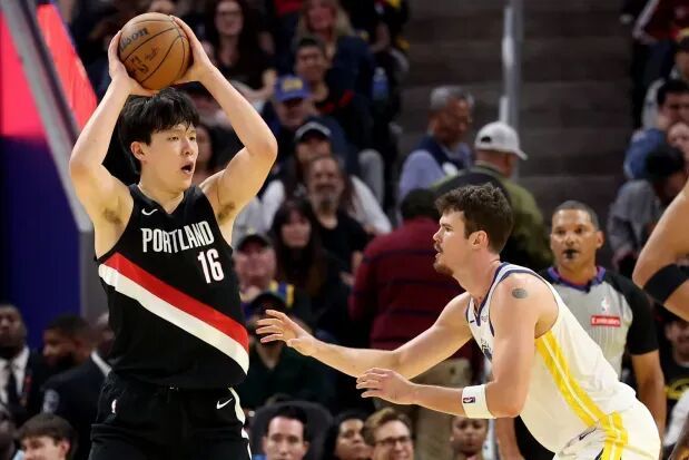 NBA季前赛 | 杨瀚森首秀4分4板6犯离场，勇士末节51分逆转开拓者
