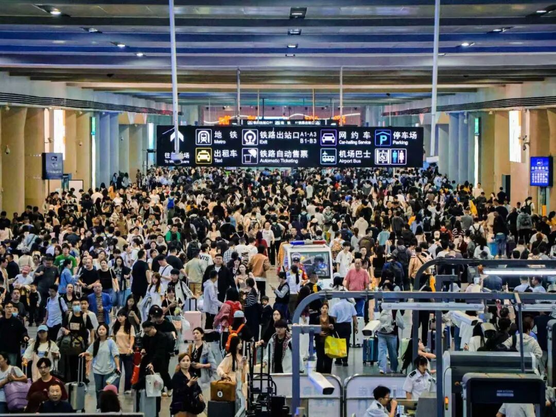 串联文旅与消费！成都地铁国庆中秋 5203.26 万人次答卷亮眼